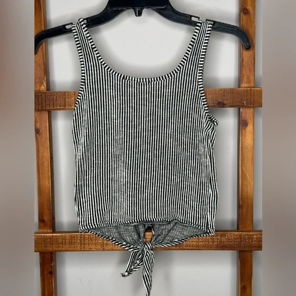 Caution to the Wind Women’s / Juniors tank - Picture 2 of 3